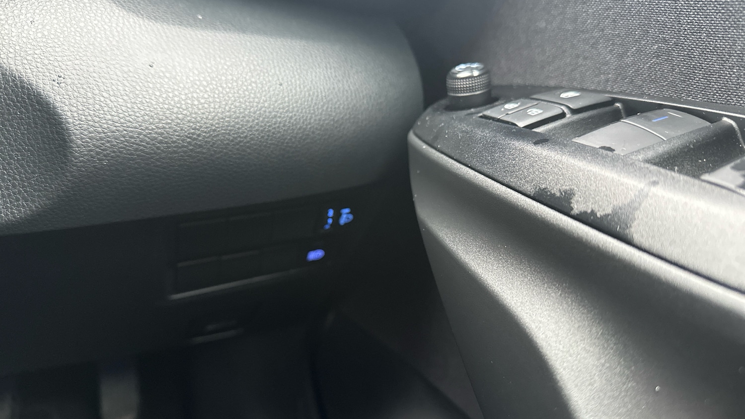 Used Toyota Yaris Cross 2023 for sale - 77702583: Photo 27