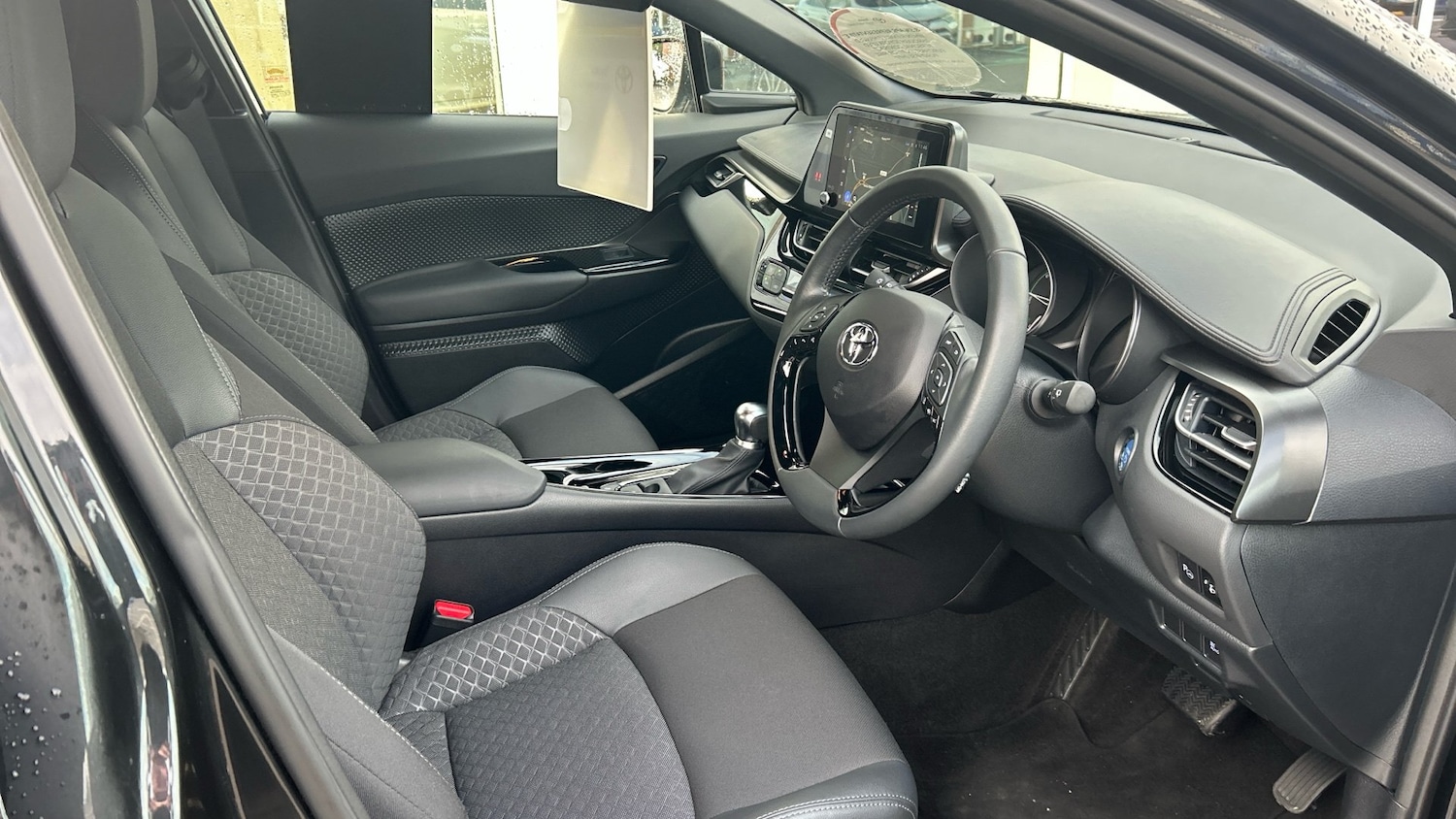 Used Toyota C-HR 2025 for sale - 76921187: Photo 11