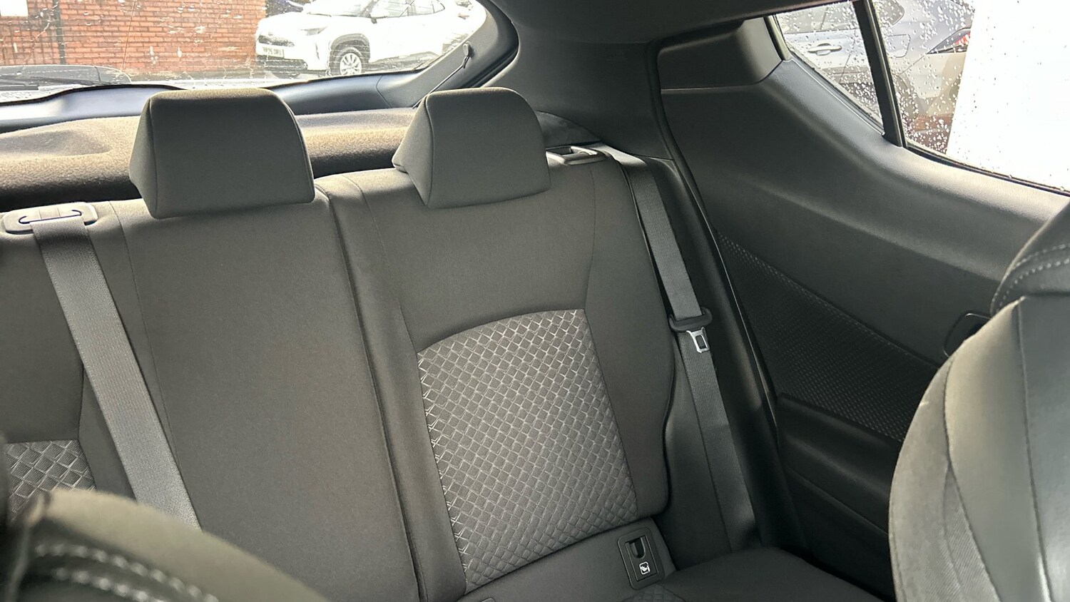 Used Toyota C-HR 2025 for sale - 76921187: Photo 31