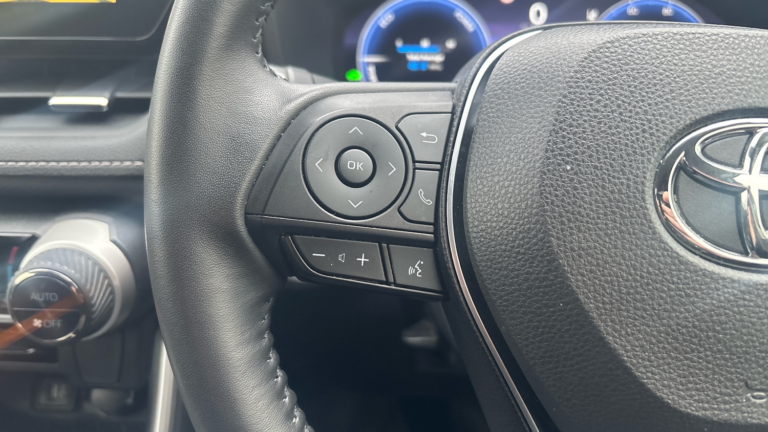 Used Toyota RAV4 2023 for sale - 77619732: Photo 23