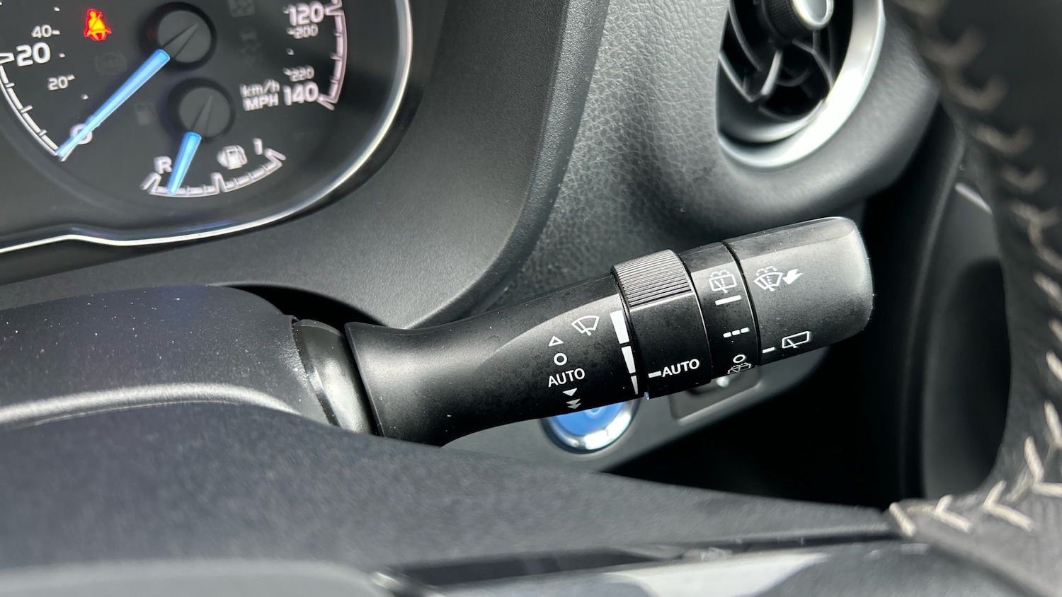 Used Toyota Yaris 2020 for sale - 76405128: Photo 27