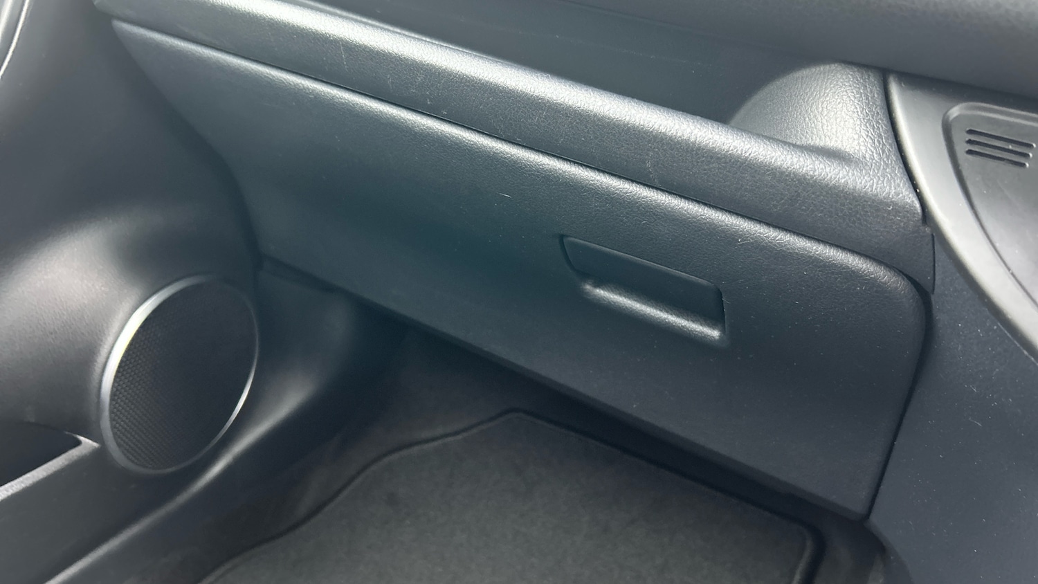 Used Toyota Yaris 2020 for sale - 76405128: Photo 33