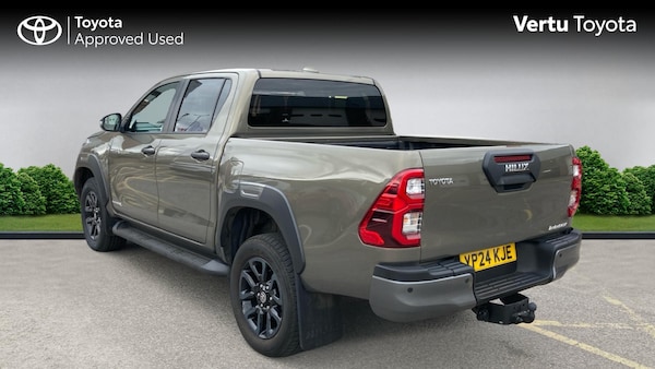 Used Toyota Hilux 2024 for sale - 76193082: Photo 4