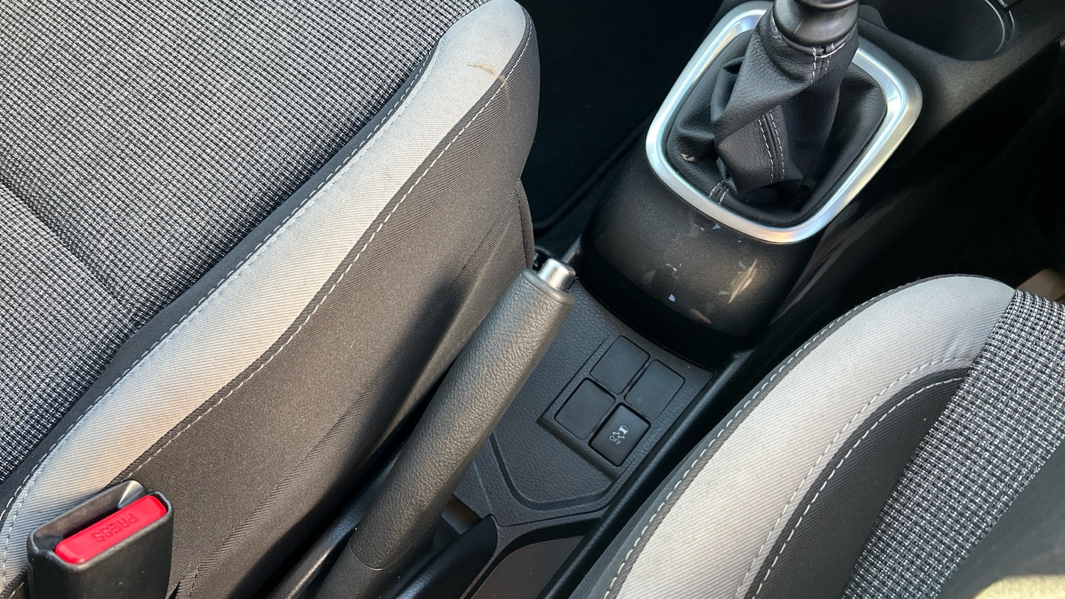 Used Toyota Yaris 2019 for sale - 76194764: Photo 30