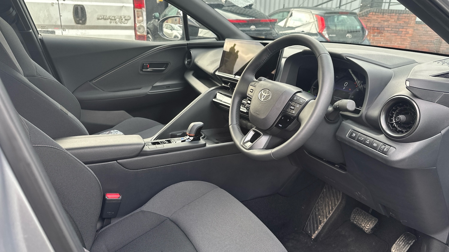 Used Toyota C-HR 2024 for sale - 77262233: Photo 11