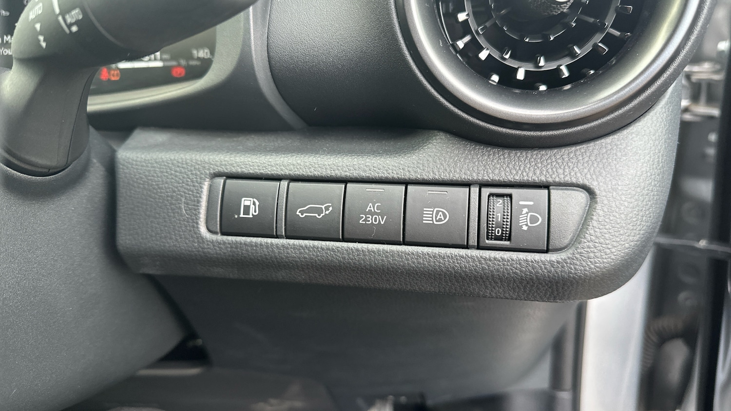 Used Toyota C-HR 2024 for sale - 77262233: Photo 22