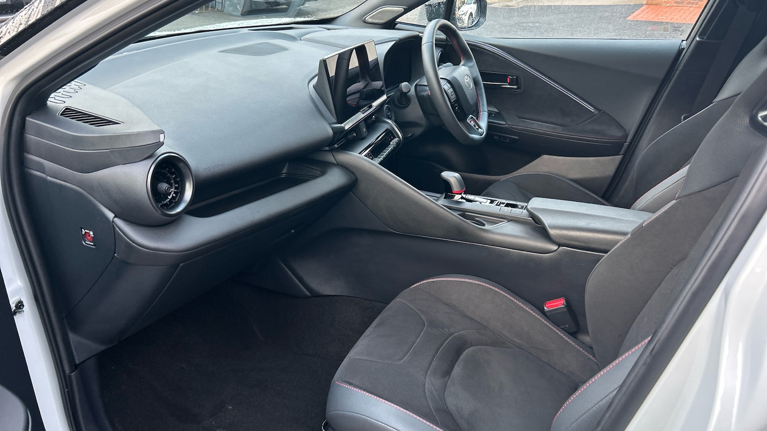 Used Toyota C-HR 2024 for sale - 77258050: Photo 10