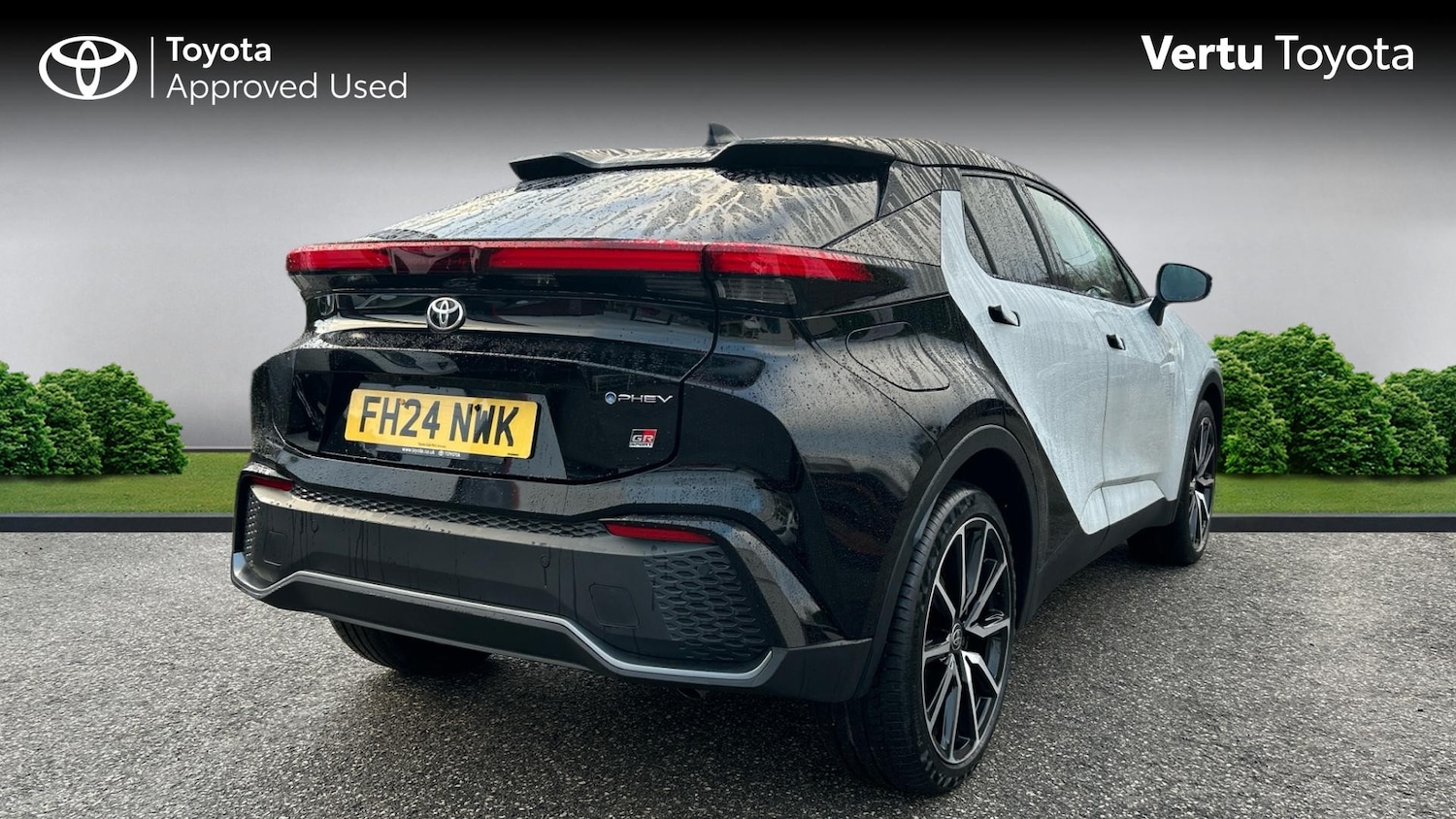 Used Toyota C-HR 2024 for sale - 77258050: Photo 2