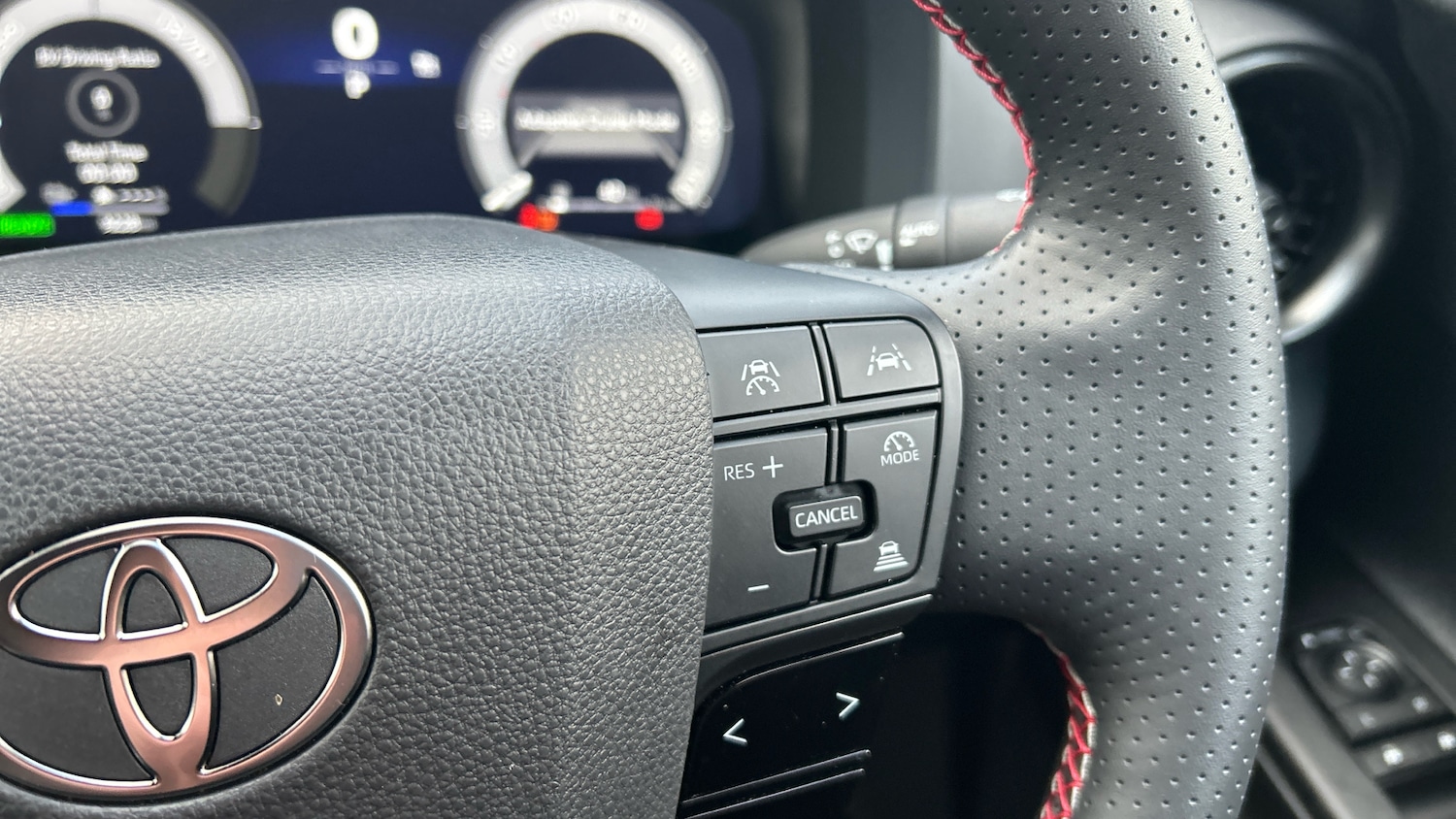 Used Toyota C-HR 2024 for sale - 77258050: Photo 25