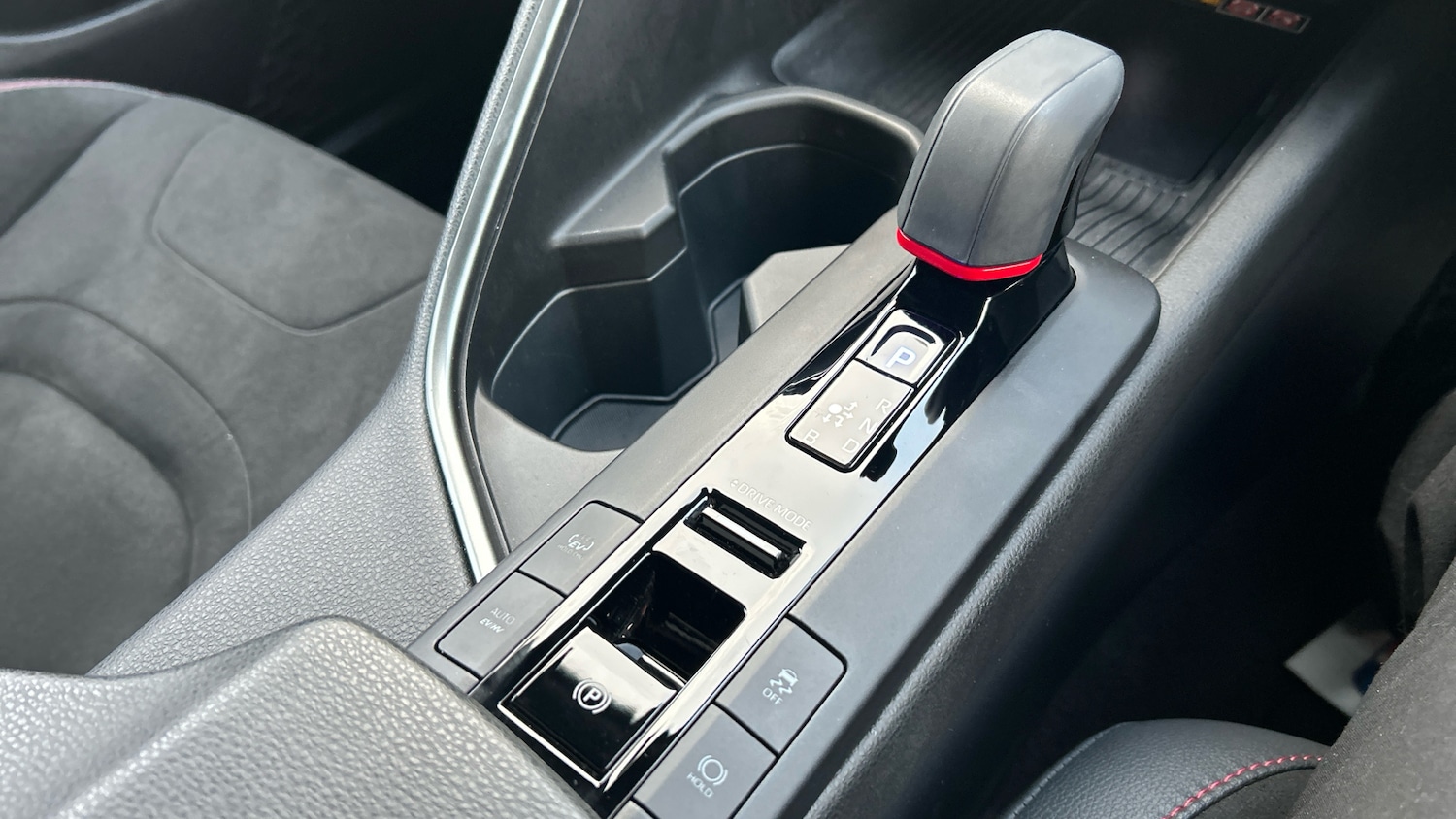 Used Toyota C-HR 2024 for sale - 77258050: Photo 28