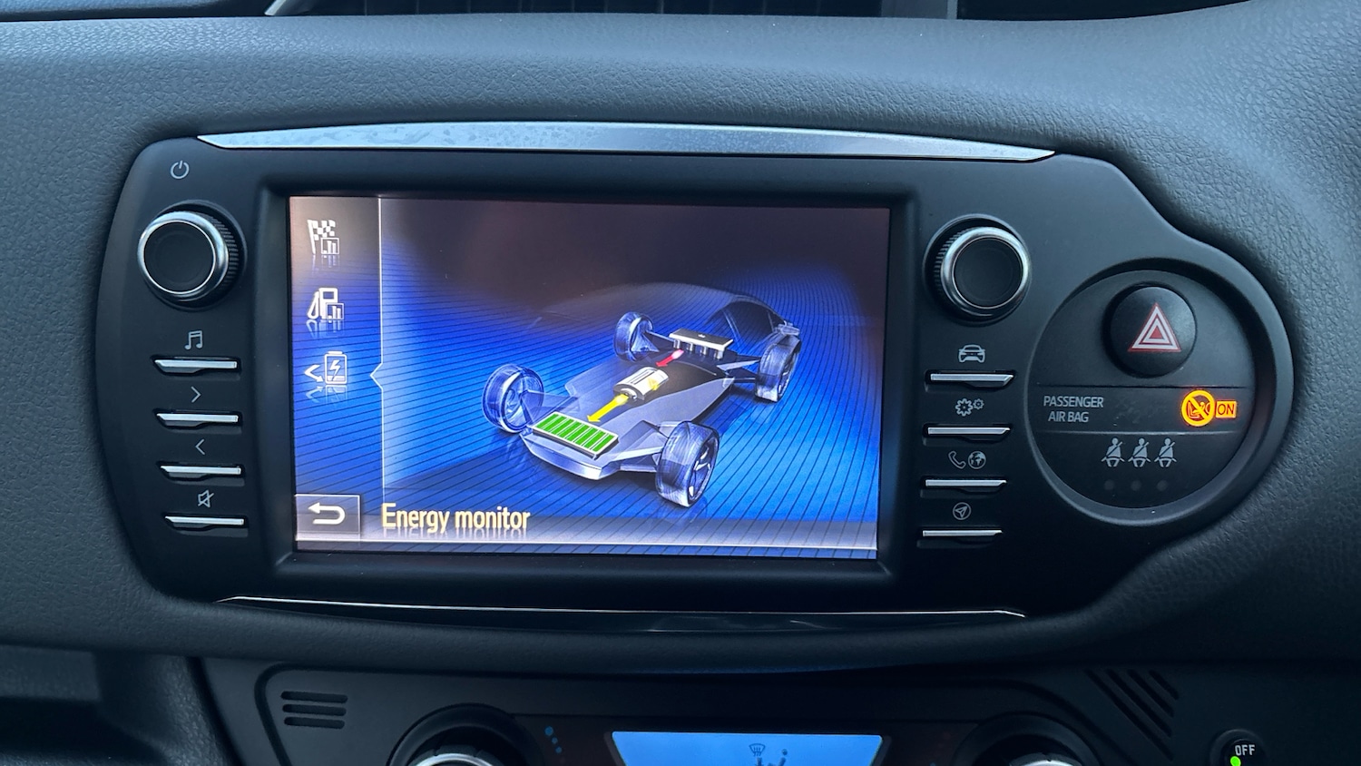 Used Toyota Yaris 2019 for sale - 77137520: Photo 23