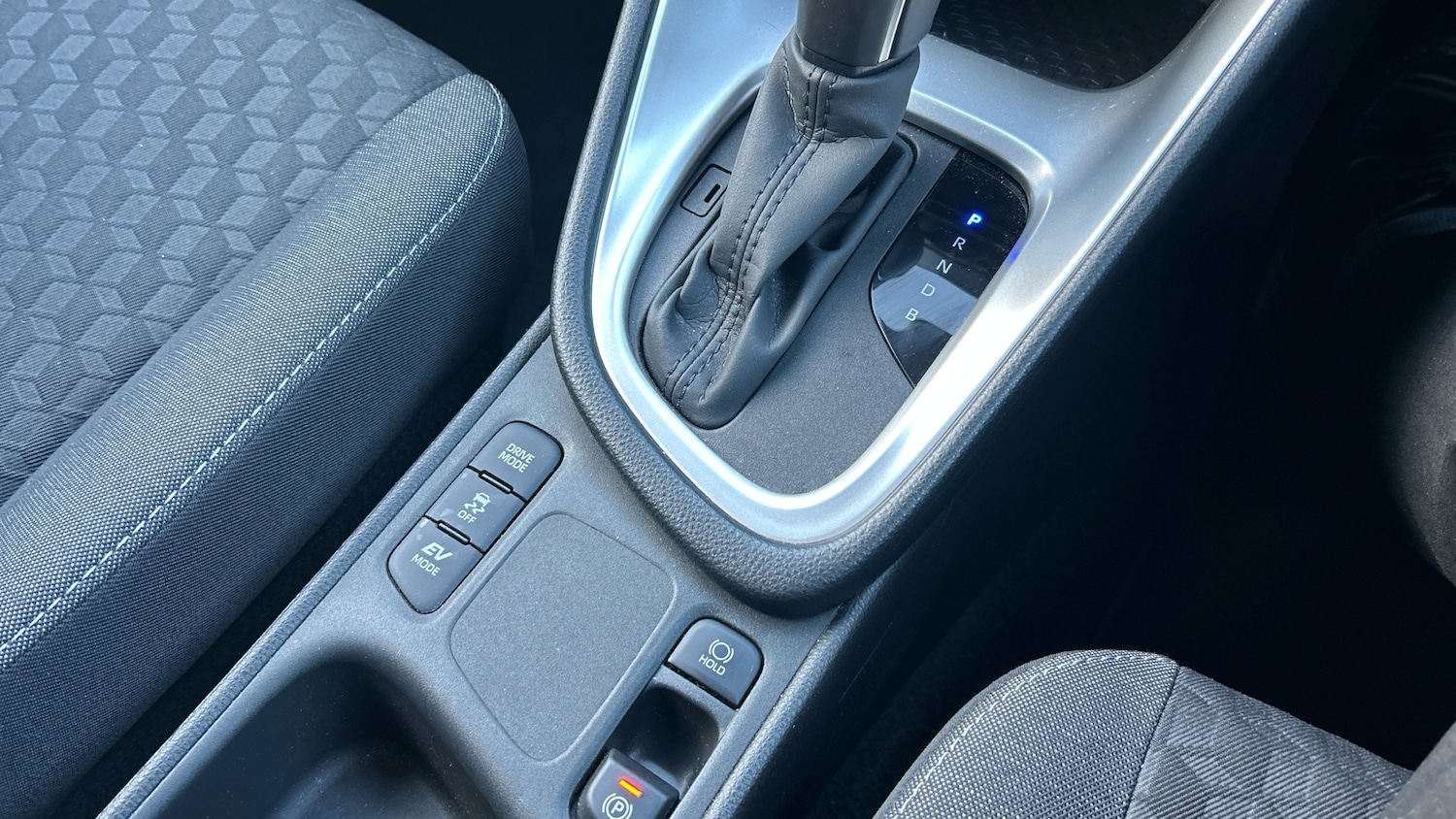 Used Toyota Yaris 2023 for sale - 77450319: Photo 32