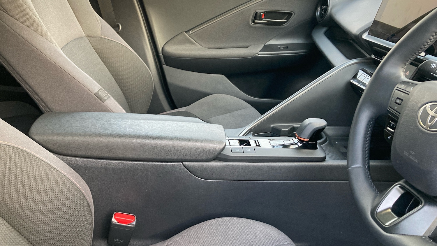 Used Toyota C-HR 2025 for sale - 77804341: Photo 34