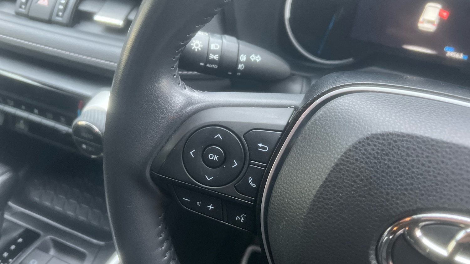 Used Toyota RAV4 2021 for sale - 77336427: Photo 40