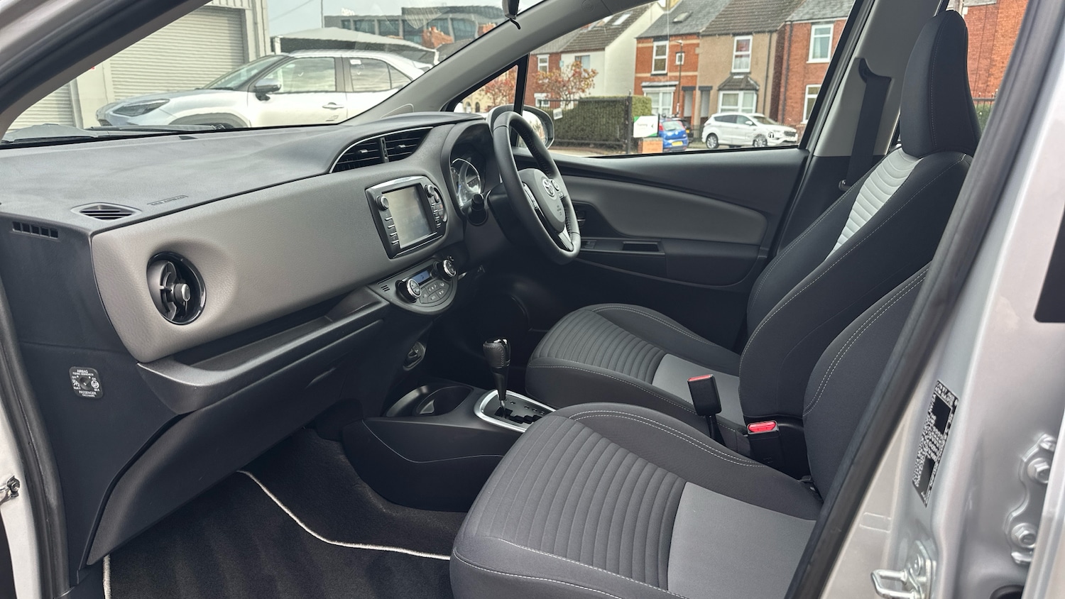 Used Toyota Yaris 2018 for sale - 76490351: Photo 10