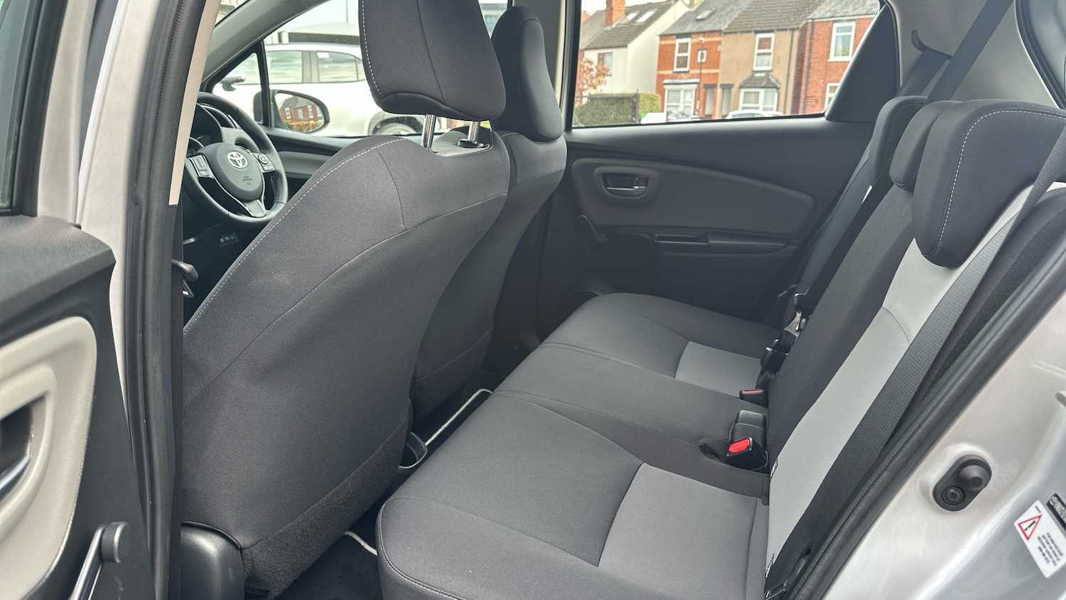 Used Toyota Yaris 2018 for sale - 76490351: Photo 13