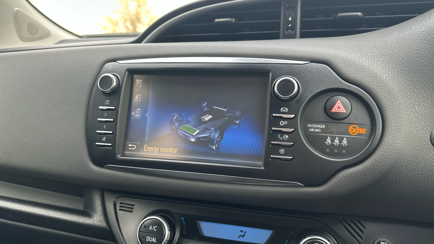 Used Toyota Yaris 2018 for sale - 76490351: Photo 21