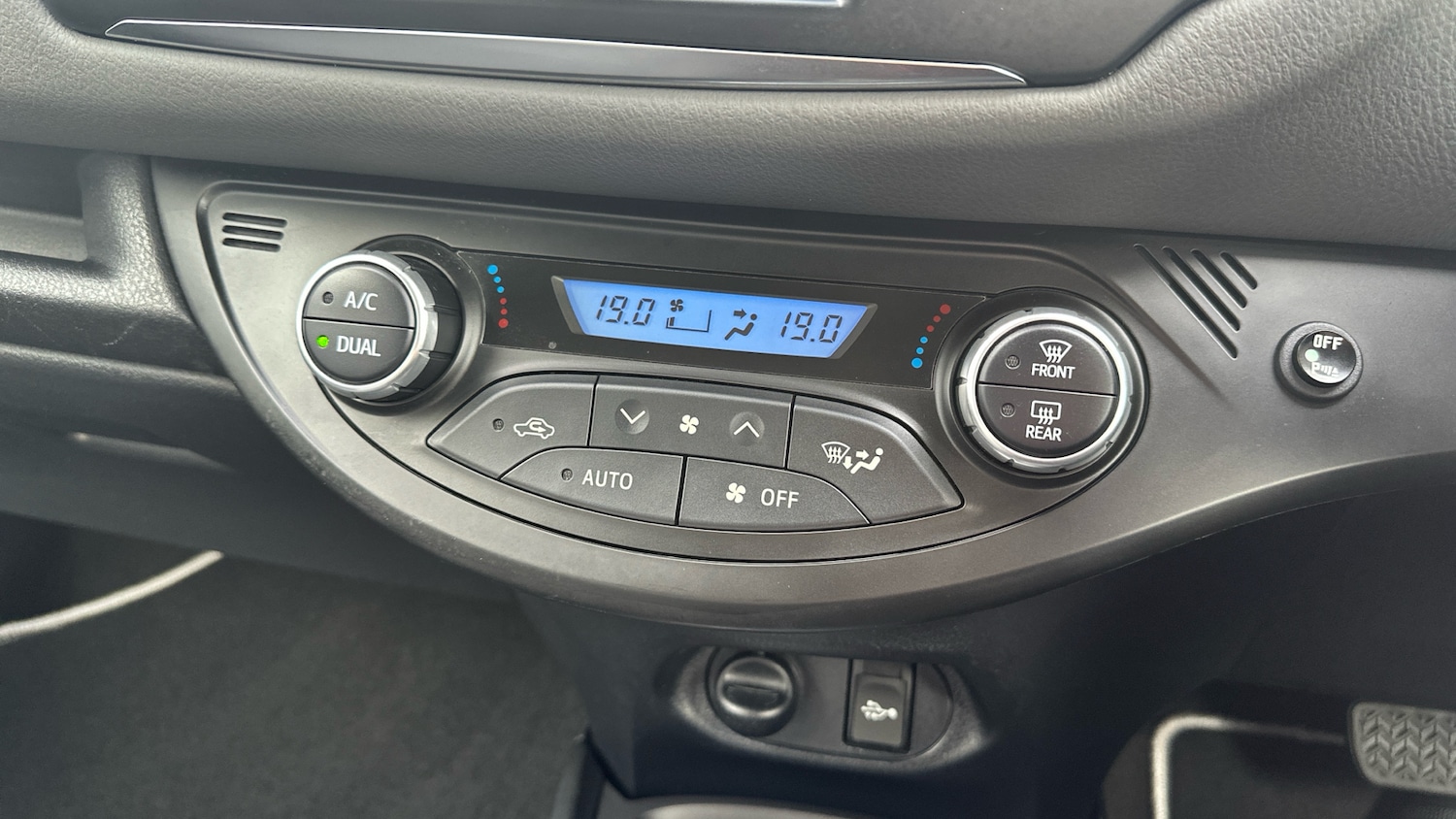 Used Toyota Yaris 2018 for sale - 76490351: Photo 28