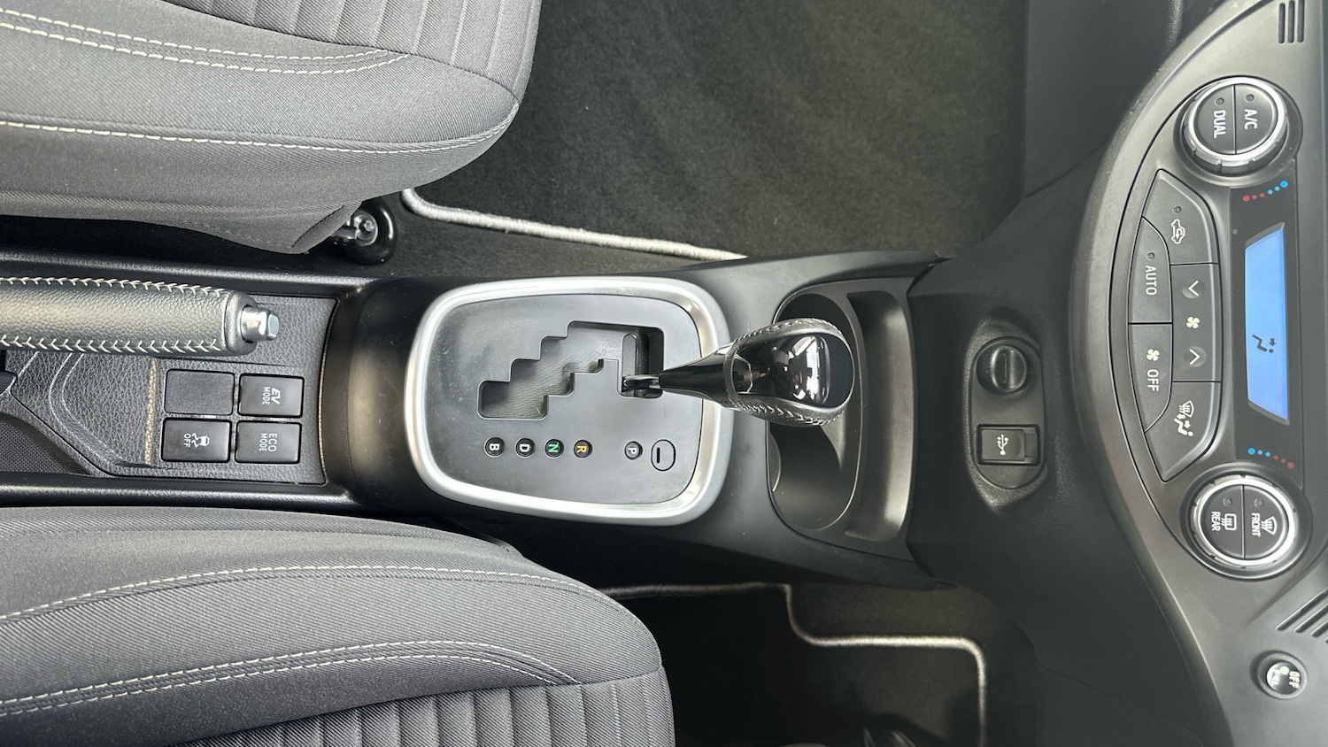 Used Toyota Yaris 2018 for sale - 76490351: Photo 29