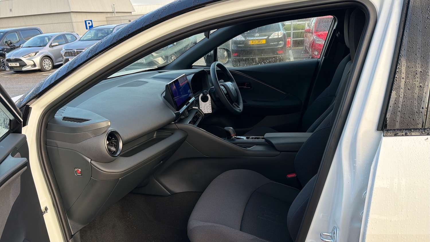 Used Toyota C-HR 2025 for sale - 76881517: Photo 10