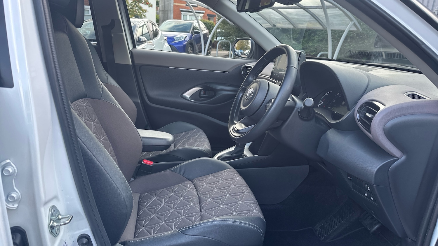Used Toyota Yaris Cross 2023 for sale - 76265907: Photo 11
