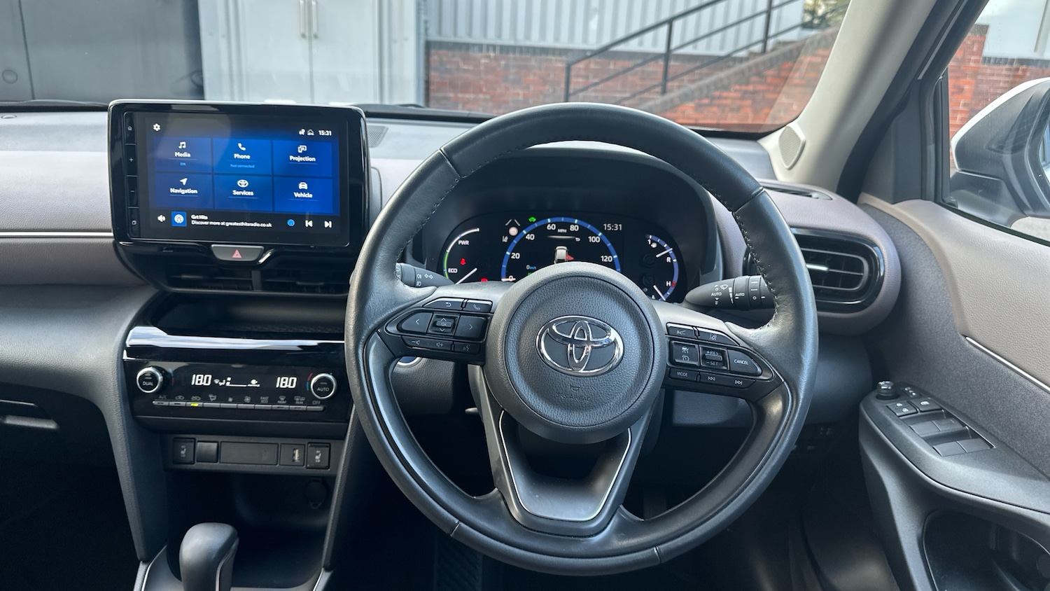 Used Toyota Yaris Cross 2023 for sale - 76265907: Photo 6