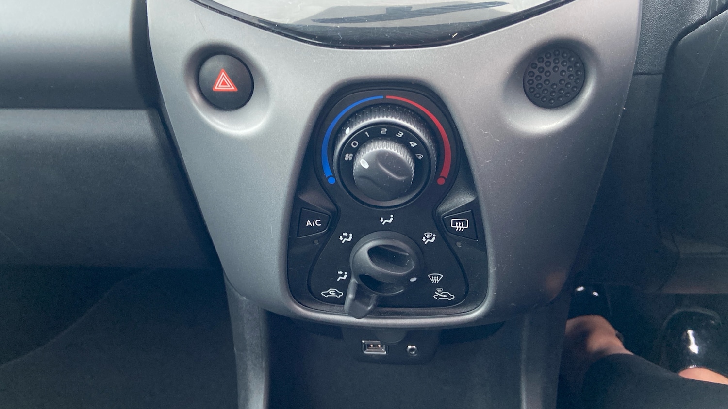 Used Toyota AYGO 2019 for sale - 77763336: Photo 21