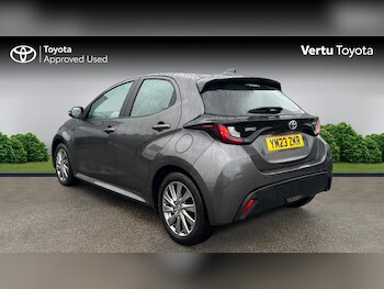 Used Toyota Yaris 2023 for sale - 77258737: Photo