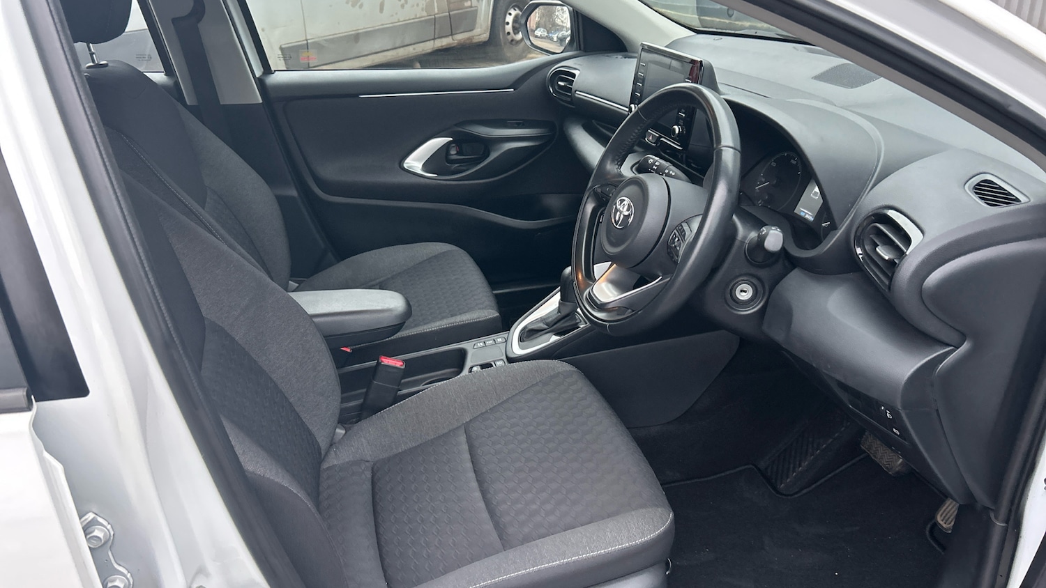 Used Toyota Yaris 2023 for sale - 77288959: Photo 11