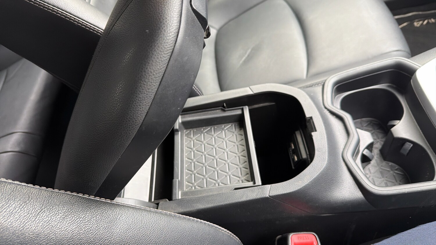 Used Toyota RAV4 2022 for sale - 77902864: Photo 34