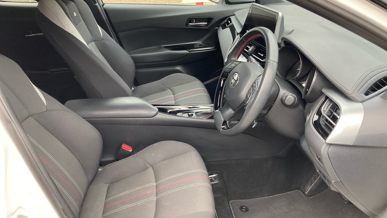 Used Toyota C-HR 2022 for sale - 77964831: Photo 11