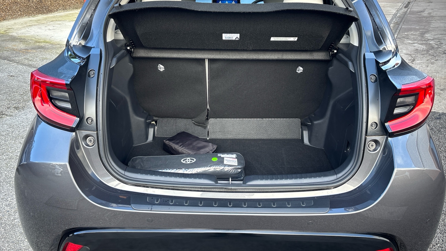 Used Toyota Yaris 2023 for sale - 77983910: Photo 14