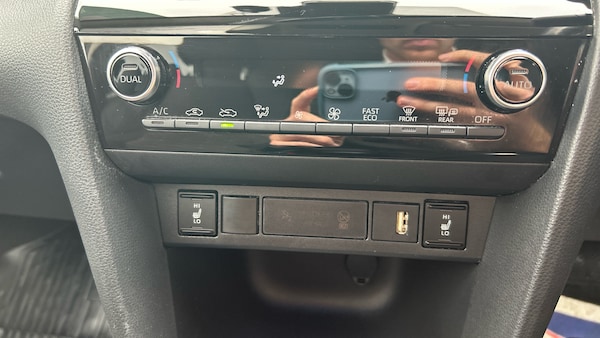 Used Toyota Yaris Cross 2024 for sale - 76230802: Photo 29