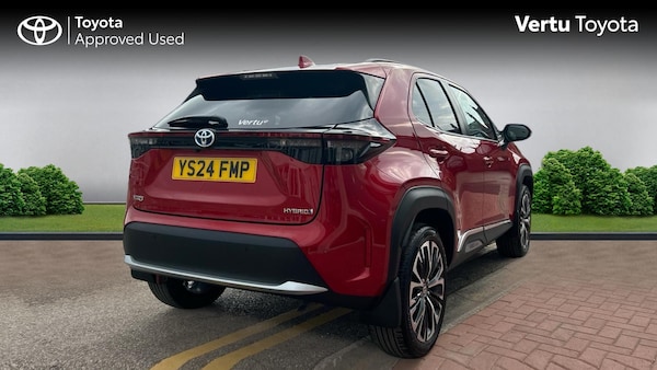 Used Toyota Yaris Cross 2024 for sale - 76230802: Photo 2
