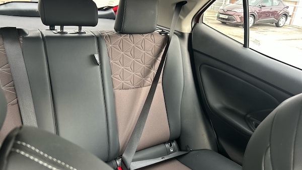 Used Toyota Yaris Cross 2024 for sale - 76230802: Photo 30