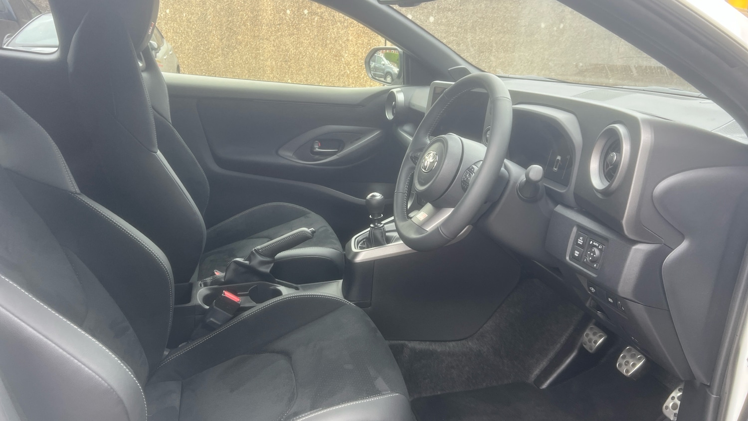 Used Toyota Yaris 2025 for sale - 76311294: Photo 11