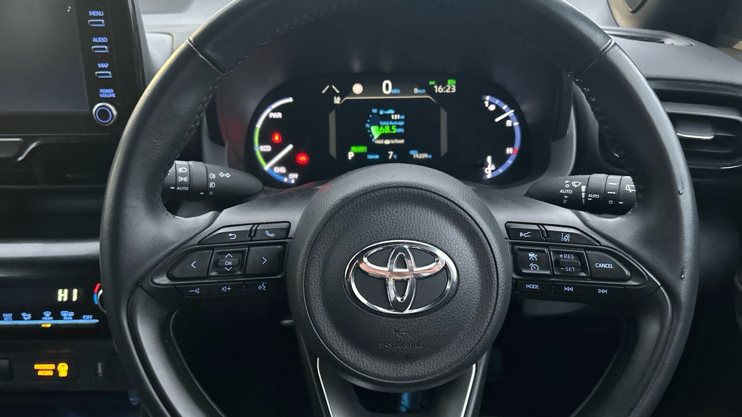 Used Toyota Yaris Cross 2022 for sale - 77365126: Photo 8