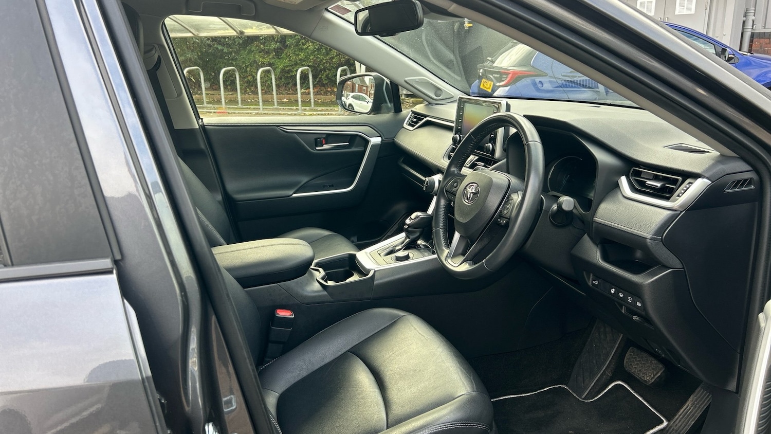 Used Toyota RAV4 2021 for sale - 76882296: Photo 11