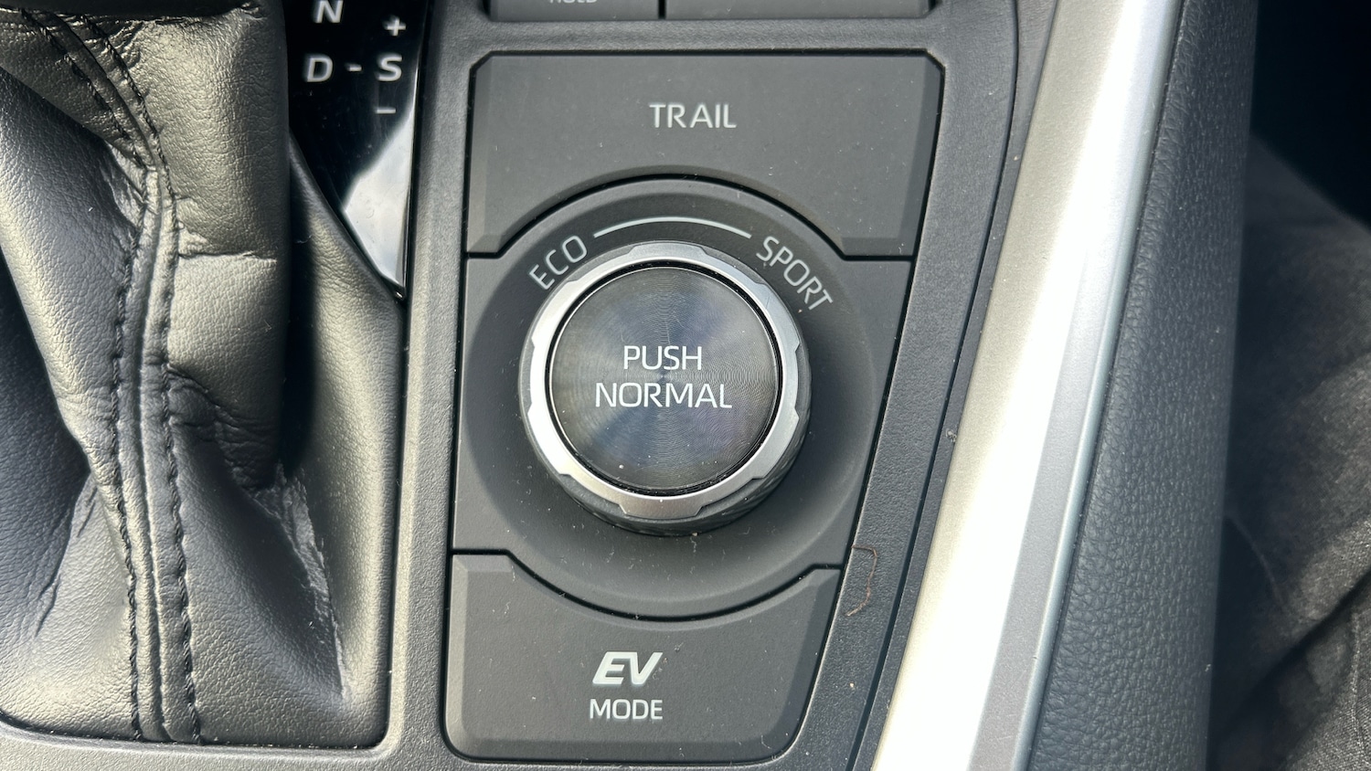 Used Toyota RAV4 2021 for sale - 76882296: Photo 21