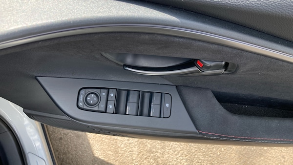Used Toyota C-HR 2024 for sale - 76263769: Photo 34