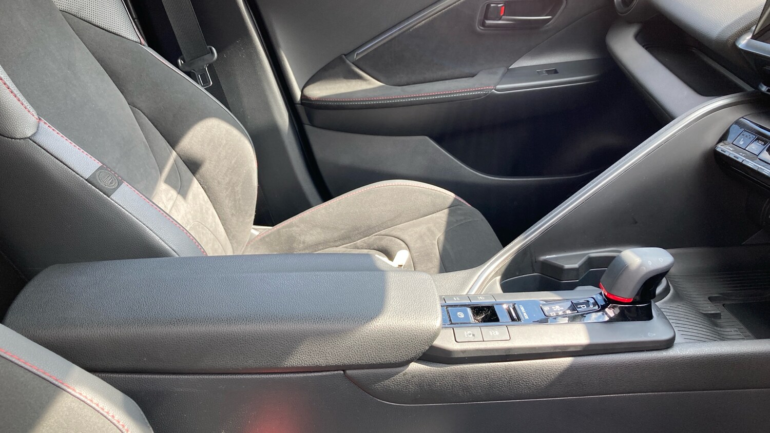 Used Toyota C-HR 2024 for sale - 76263769: Photo 37