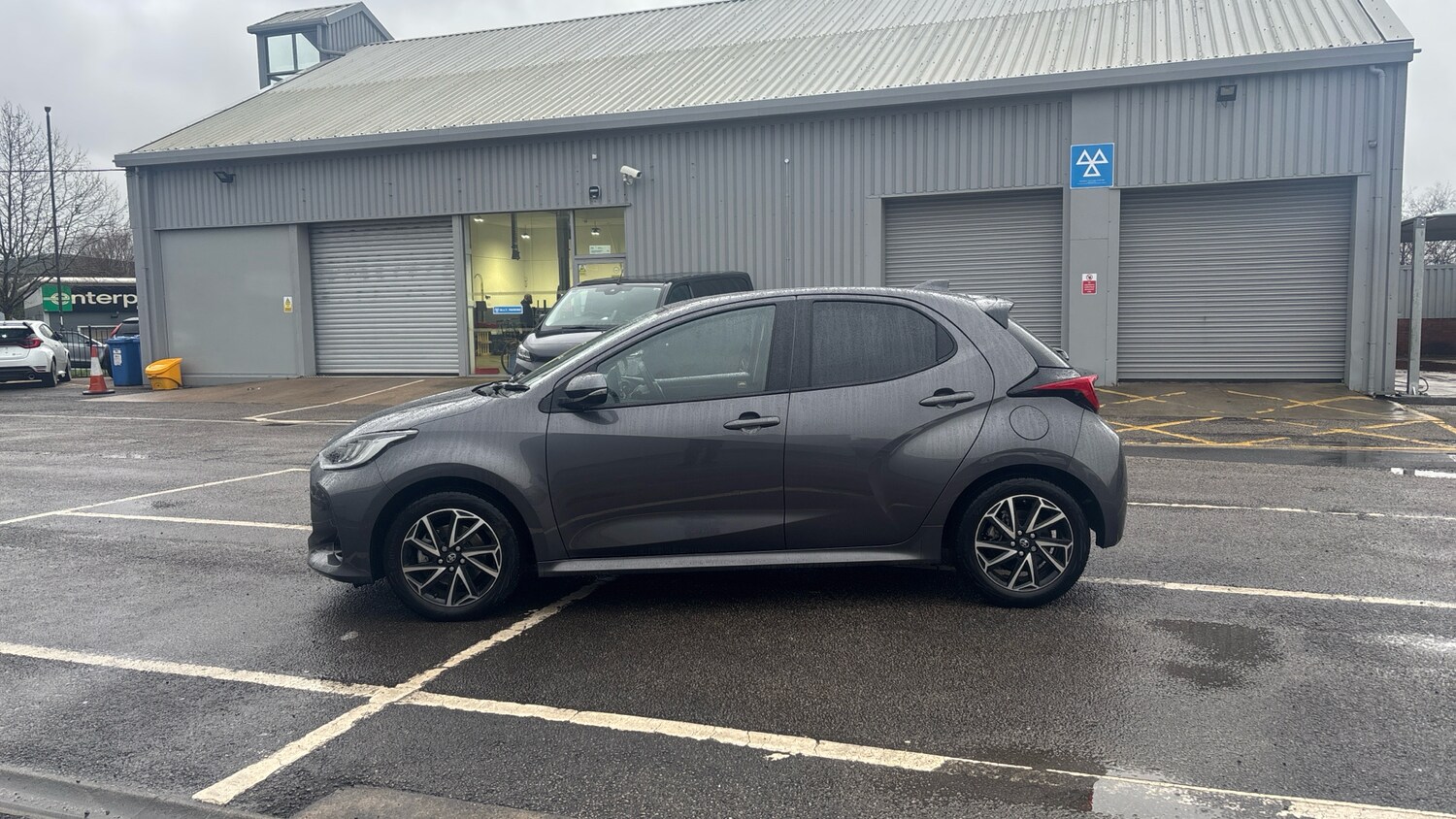 Used Toyota Yaris 2023 for sale - 77350321: Photo 17