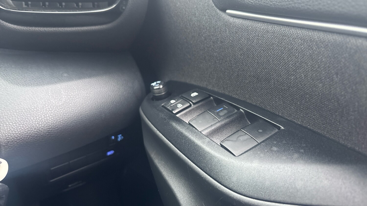 Used Toyota Yaris 2023 for sale - 77350321: Photo 25