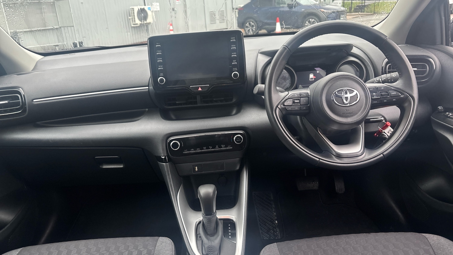Used Toyota Yaris 2023 for sale - 77350321: Photo 5