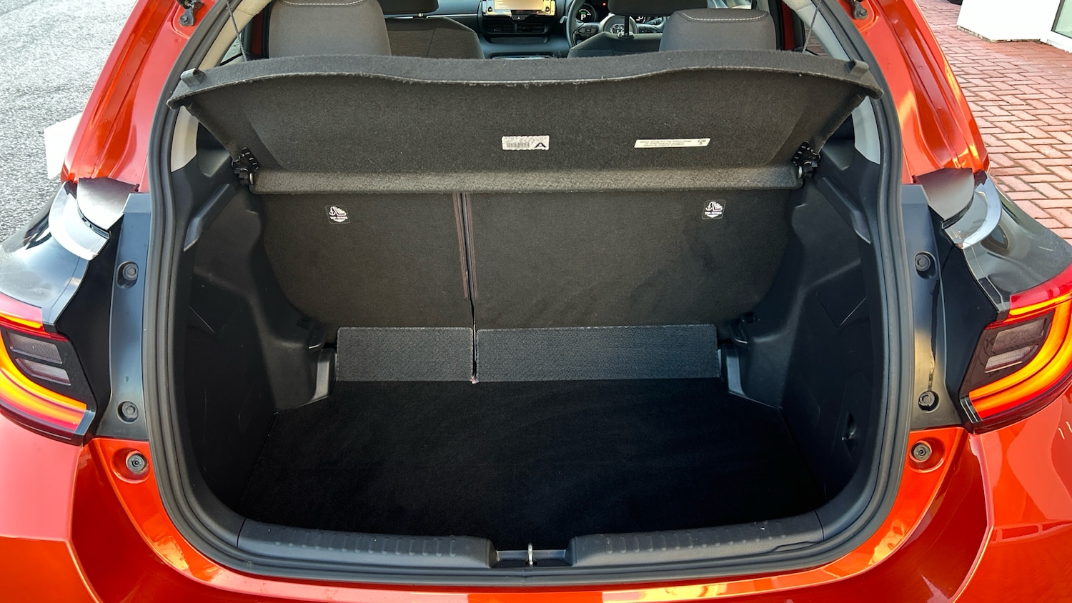 Used Toyota Yaris 2022 for sale - 76796796: Photo 14