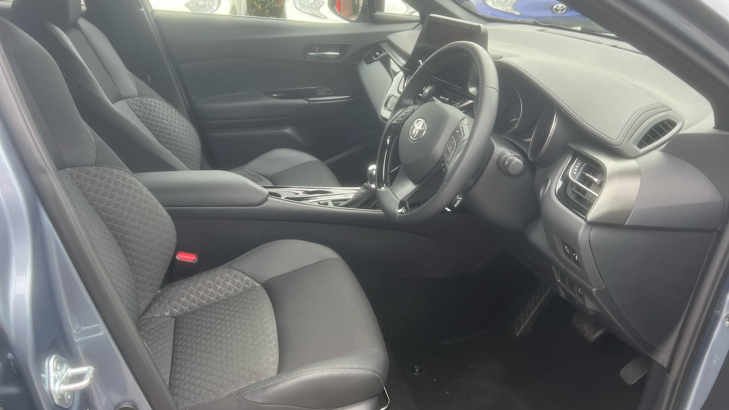 Used Toyota C-HR 2022 for sale - 76344562: Photo 11
