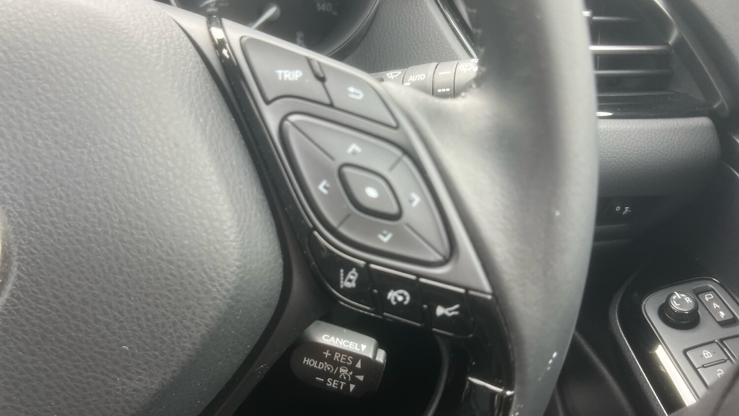 Used Toyota C-HR 2022 for sale - 76344562: Photo 36