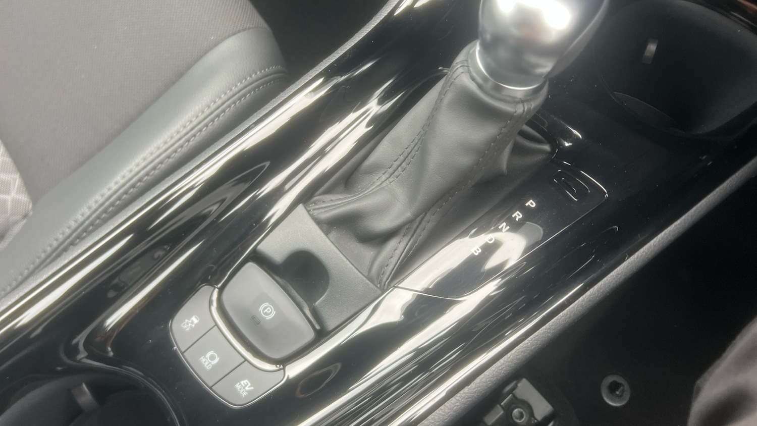 Used Toyota C-HR 2022 for sale - 76344562: Photo 39
