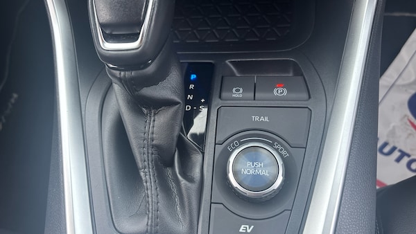 Used Toyota RAV4 2020 for sale - 76319520: Photo 23