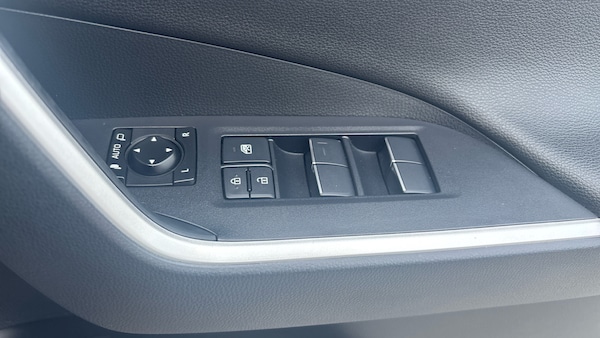 Used Toyota RAV4 2020 for sale - 76319520: Photo 25
